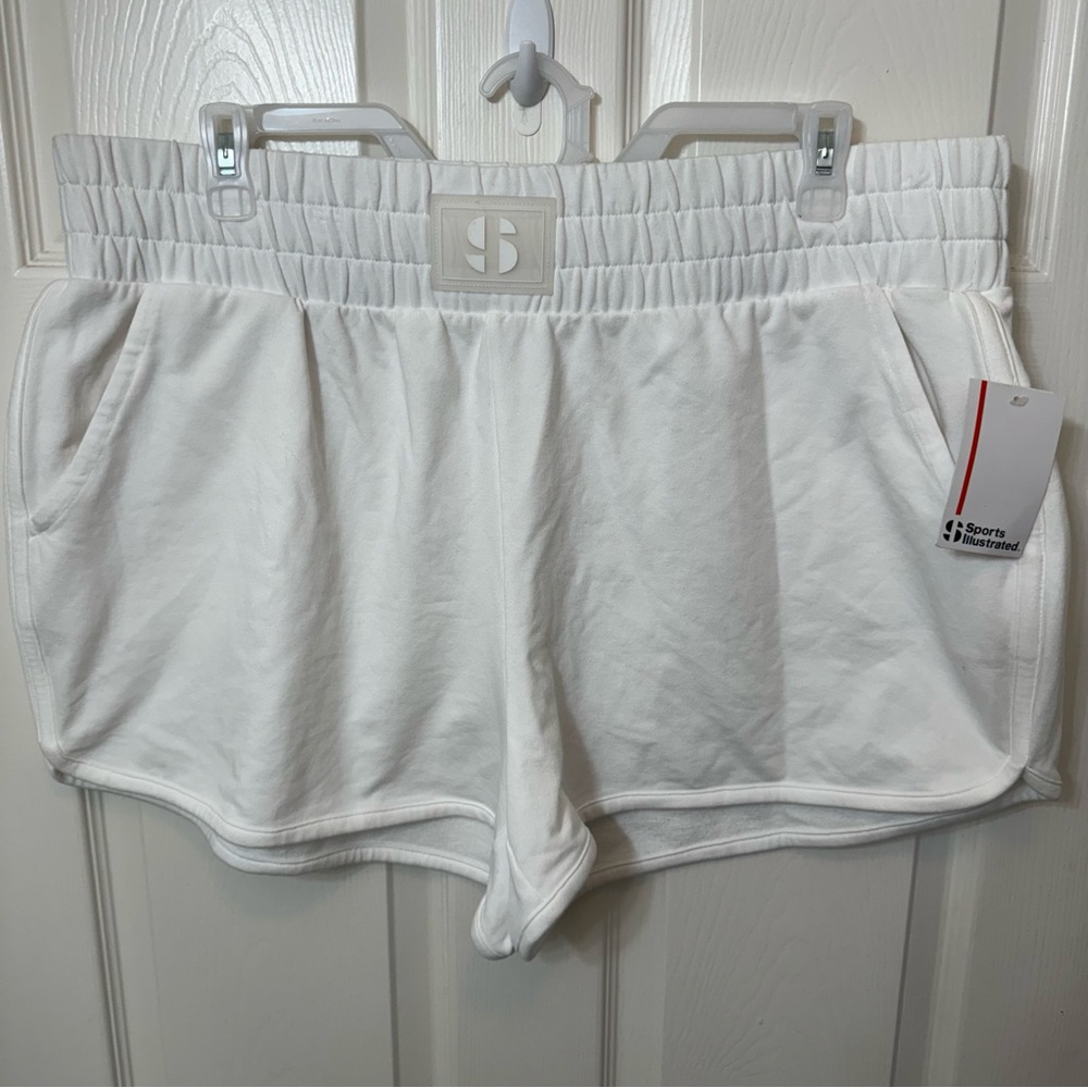 Sports Illustrated Women’s White Pull-on Shorts Plus Size 1X Elastic Waist NWT